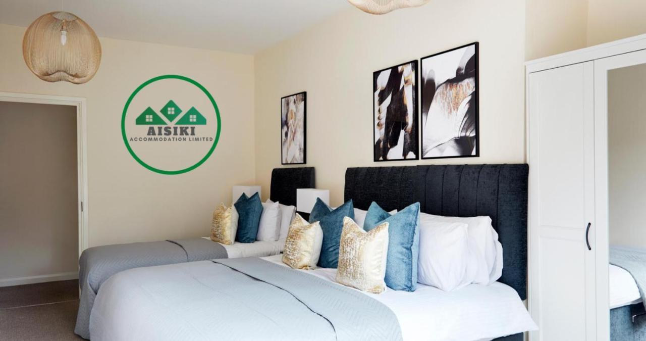 Aisiki Living At Alexandra Road, 2 Bedrooms & 2 Bathrooms With King Or Twin Beds And With Free Wi-Fi & Parking Watford  Bagian luar foto